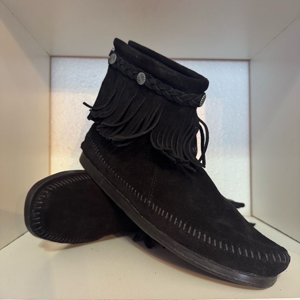 Minnetonka Black Suede Fringe Ankle Boots Boho Western 10 Festival Coachella